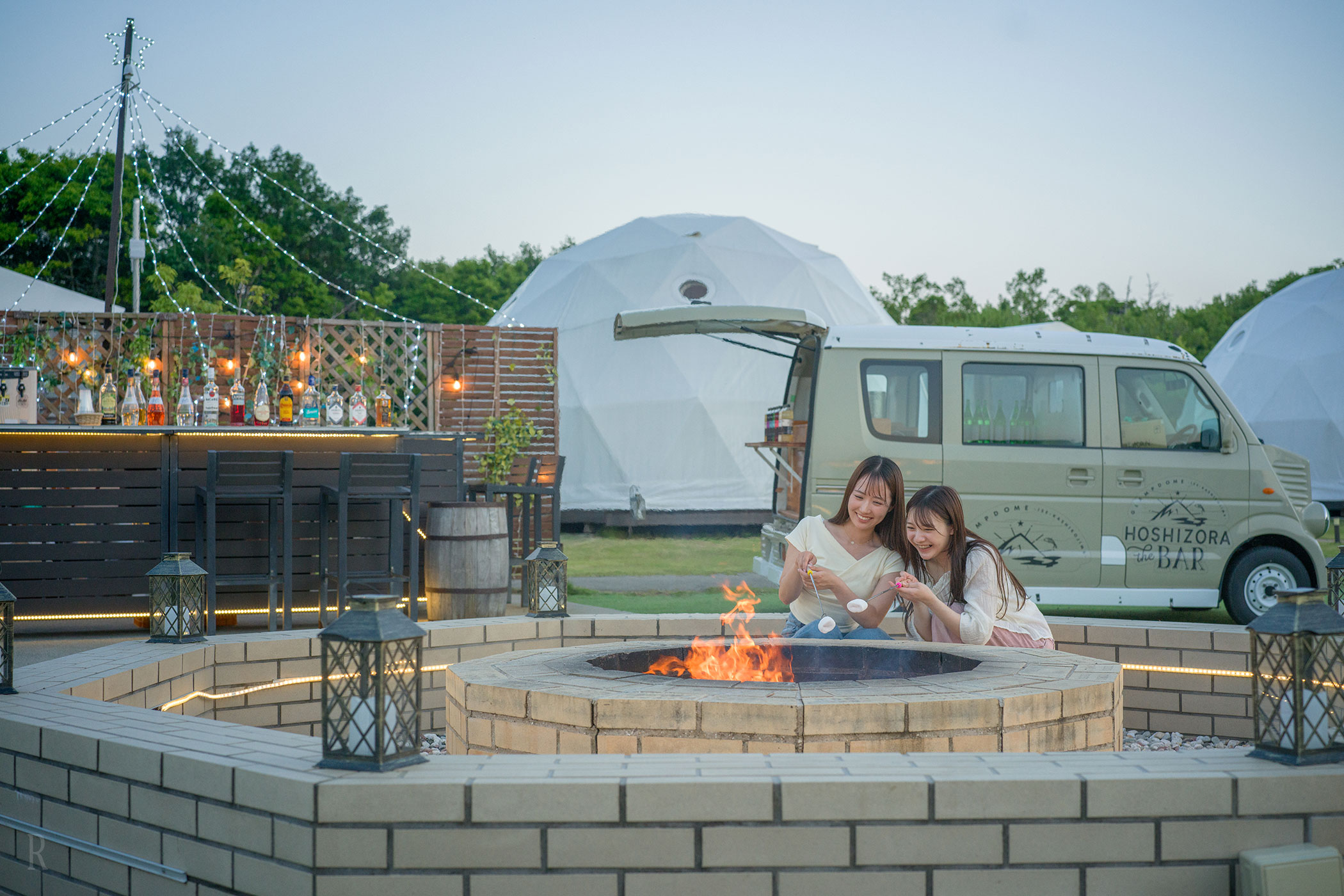 アクティビティを楽しむ女性たちの写真